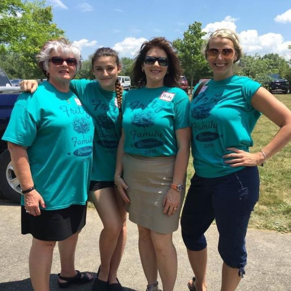 Meet your Posher, Lareya